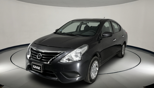 Nissan • Versa