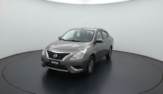 Nissan • Versa