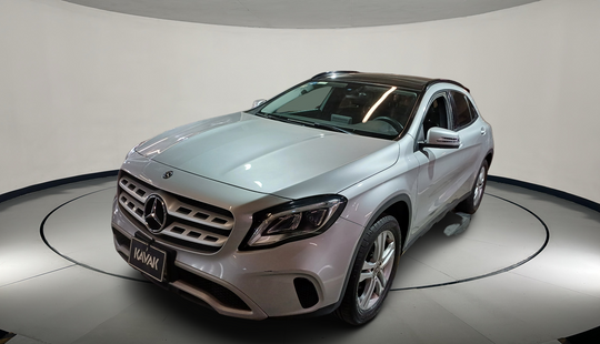 Mercedes Benz • Clase GLA