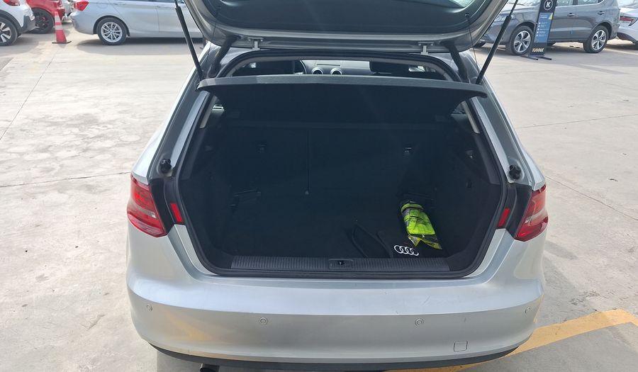 Audi A3 1.2 TFSI S TRONIC ATTRACTION SPORTBACK Hatchback 2014