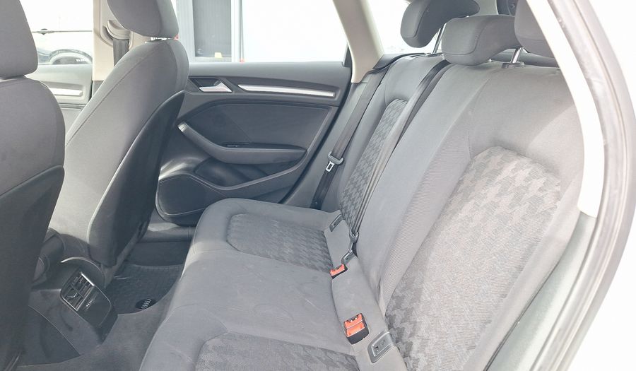 Audi A3 1.2 TFSI S TRONIC ATTRACTION SPORTBACK Hatchback 2014