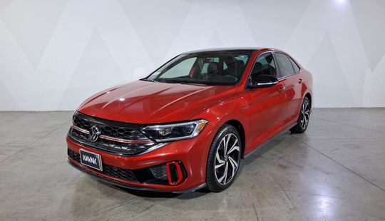 Volkswagen • Jetta