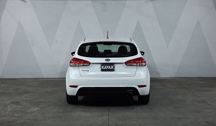 Kia Forte 2.0 EX Hatchback 2018