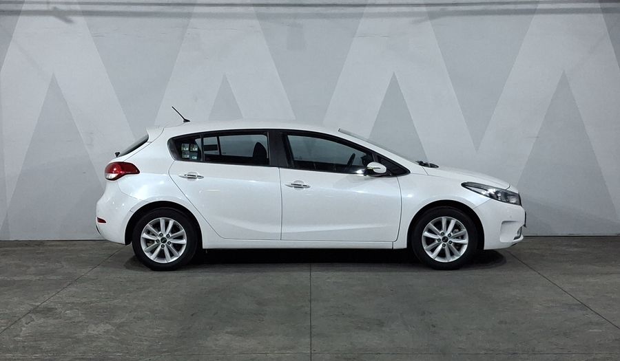 Kia Forte 2.0 EX Hatchback 2018