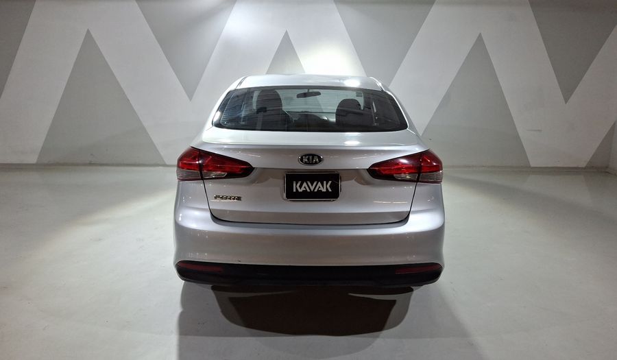 Kia Forte 2.0 LX MT Sedan 2017