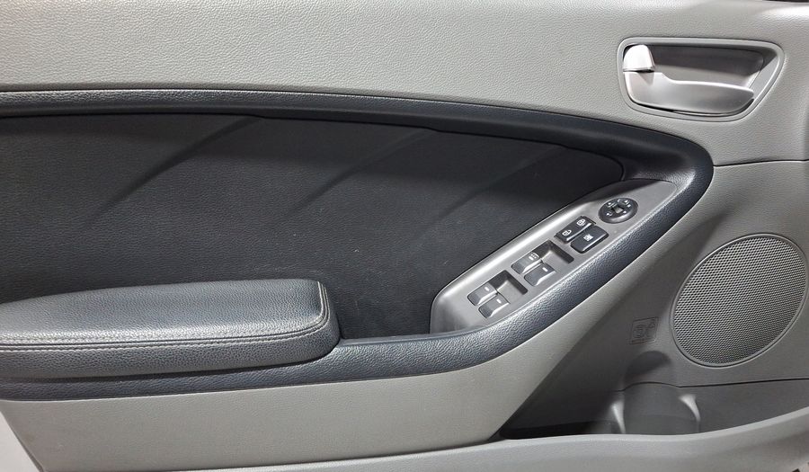 Kia Forte 2.0 LX MT Sedan 2017