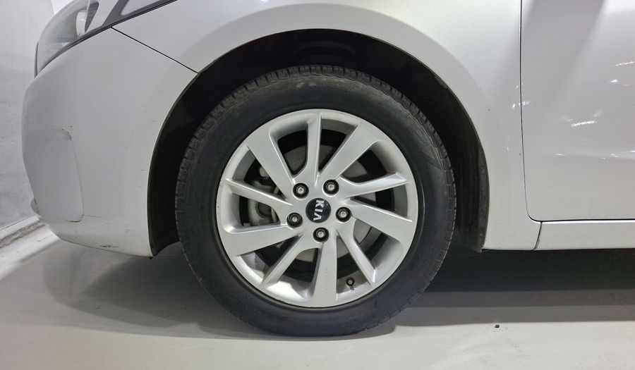Kia Forte 2.0 LX MT Sedan 2017