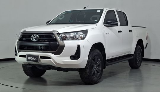 Toyota • Hilux