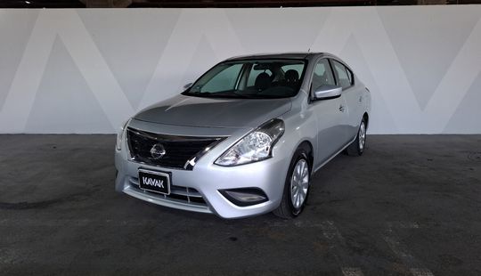 Nissan • Versa