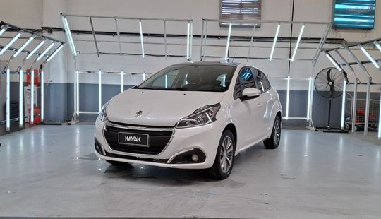 Peugeot • 208