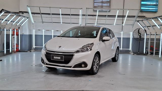 Peugeot • 208