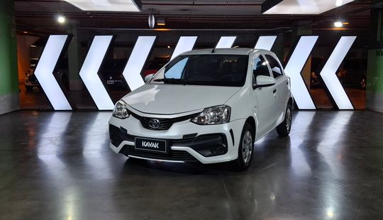Toyota • Etios