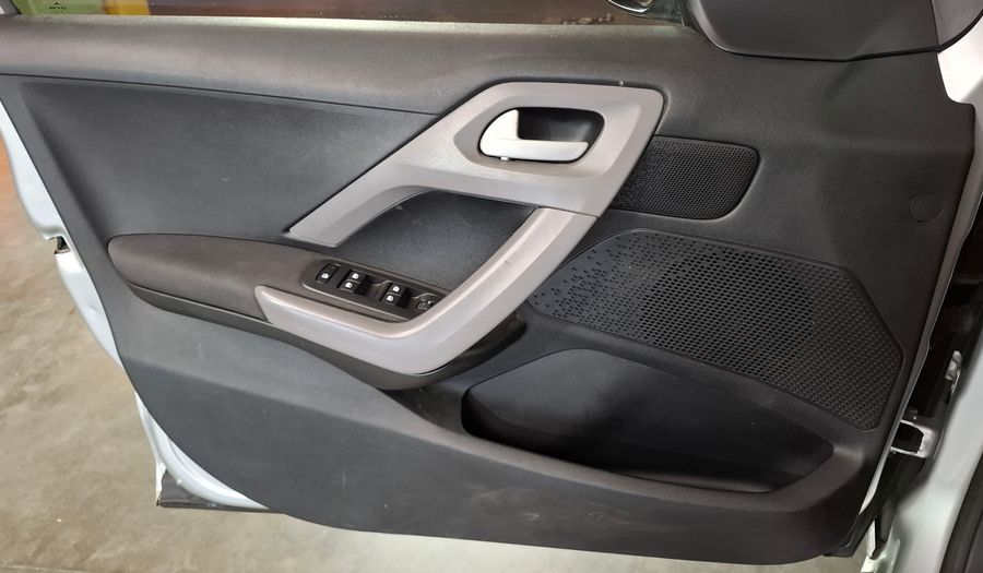 Peugeot 208 1.6 ALLURE TIPTRONIC Hatchback 2017