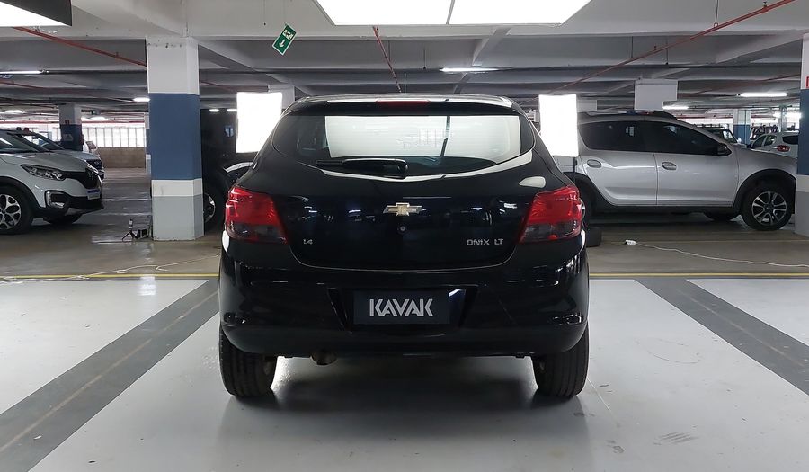 Chevrolet Onix 1.4 SPE/4 LT Hatchback 2016