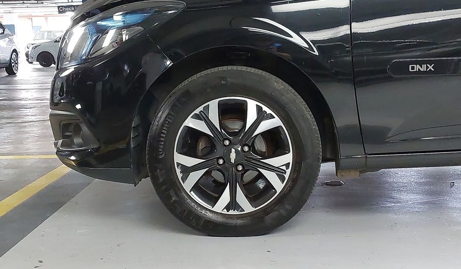 Chevrolet Onix 1.4 SPE/4 LT Hatchback 2016