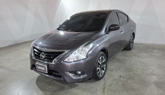 Nissan • Versa