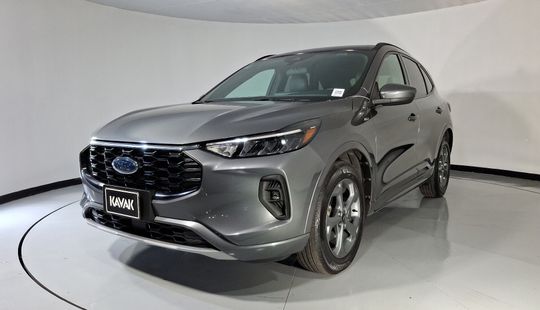Ford • Escape