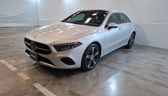 Mercedes Benz • Clase A