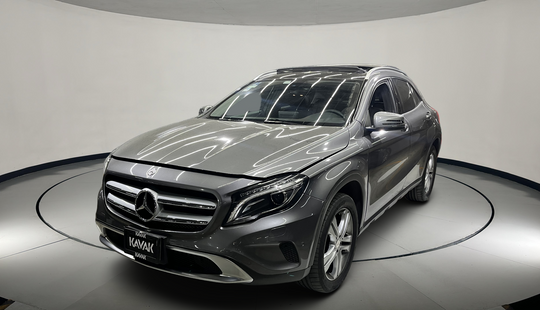 Mercedes Benz • Clase GLA