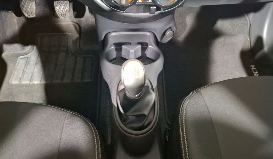 Nissan March 1.6 ADVANCE Hatchback 2024