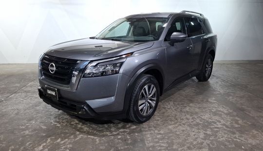 Nissan • Pathfinder