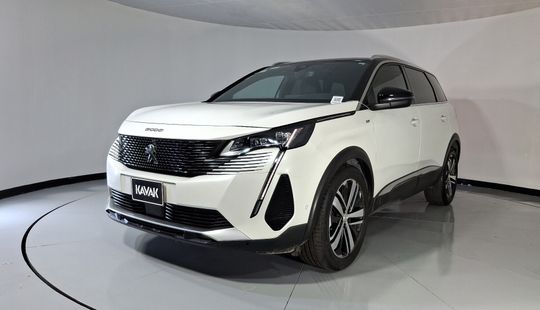 Peugeot • 5008