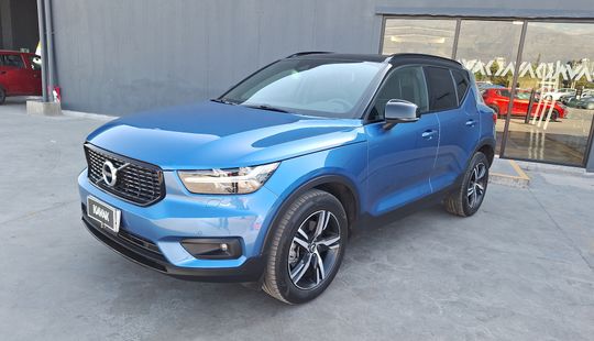 Volvo • XC40