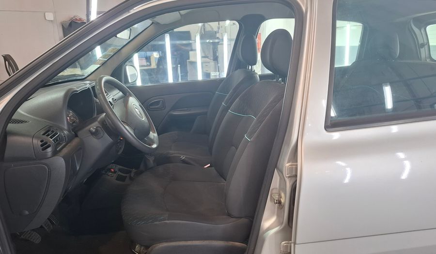 Renault Clio 1.1 CONFORT PACK Hatchback 2016