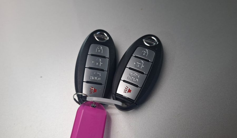 Nissan Versa 1.6 SENSE Sedan 2021