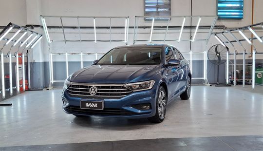 Volkswagen • Vento