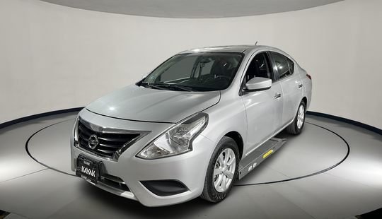 Nissan • Versa