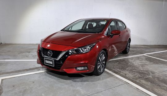 Nissan • Versa