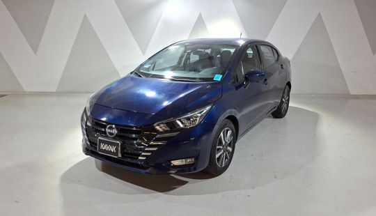 Nissan • Versa