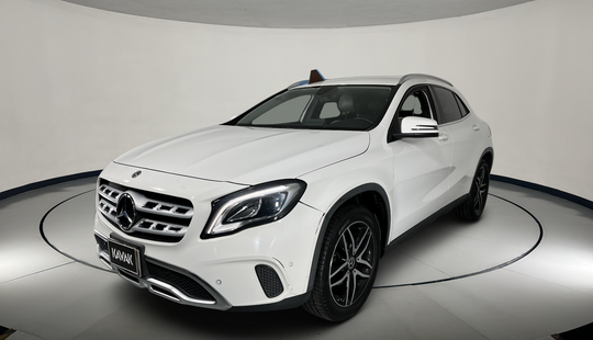 Mercedes Benz • Clase GLA