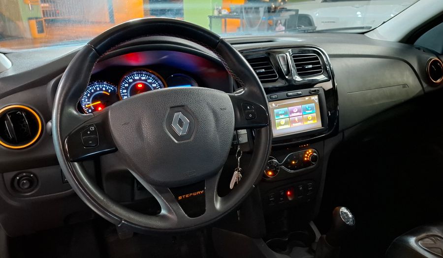 Renault Sandero Stepway 1.6 STEPWAY PRIVILEGE Hatchback 2017