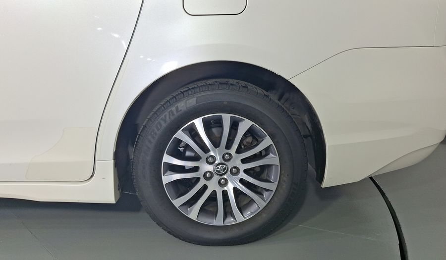 Toyota Sienna 3.5 XLE AUTO Minivan 2019