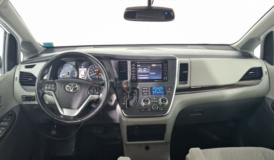 Toyota Sienna 3.5 XLE AUTO Minivan 2019