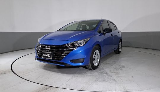 Nissan • Versa