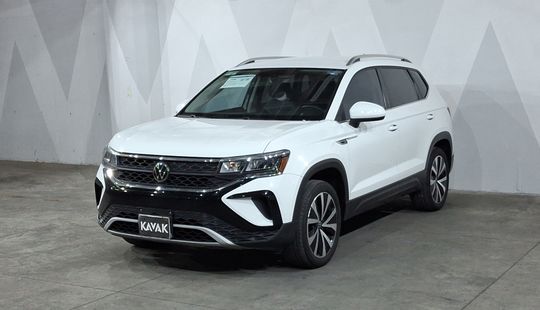 Volkswagen • Taos
