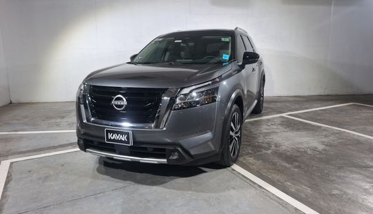 Nissan • Pathfinder