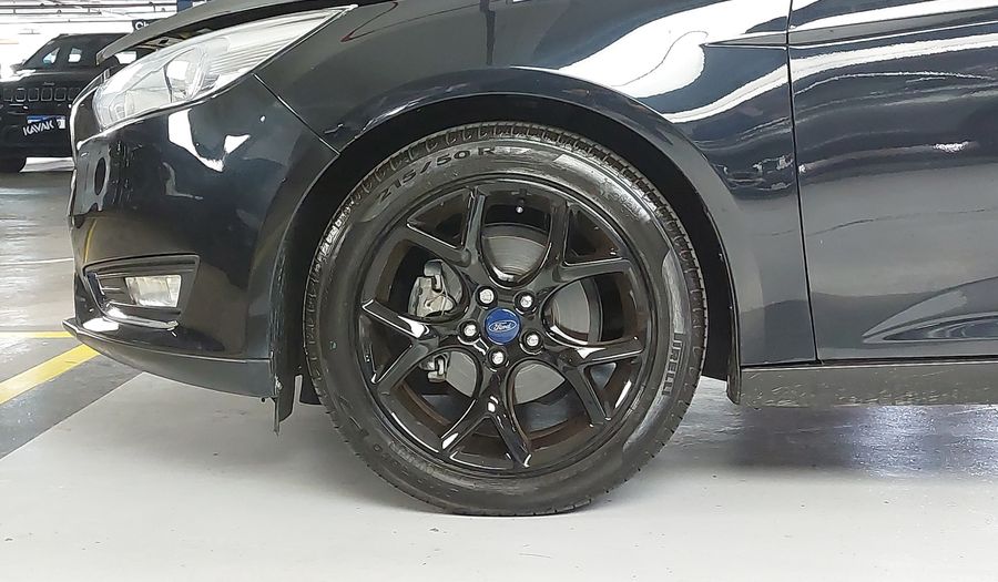 Ford Focus 2.0 SE PLUS AT Hatchback 2016