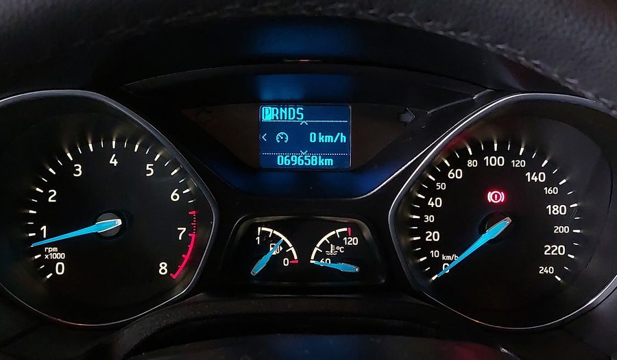 Ford Focus 2.0 SE PLUS AT Hatchback 2016