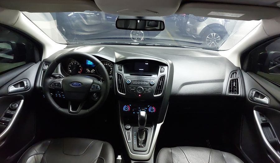 Ford Focus 2.0 SE PLUS AT Hatchback 2016