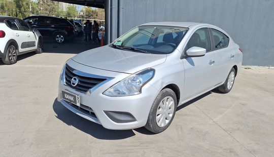 Nissan • Versa
