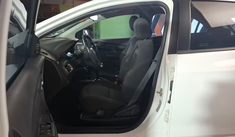 Chevrolet Onix 1.4 LTZ AT Hatchback 2015