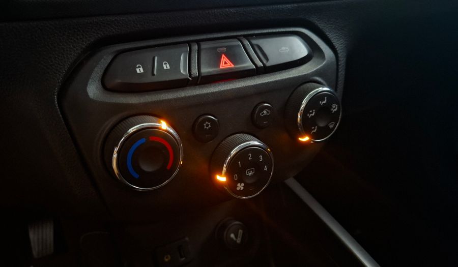 Chevrolet Onix 1.4 LTZ AT Hatchback 2015