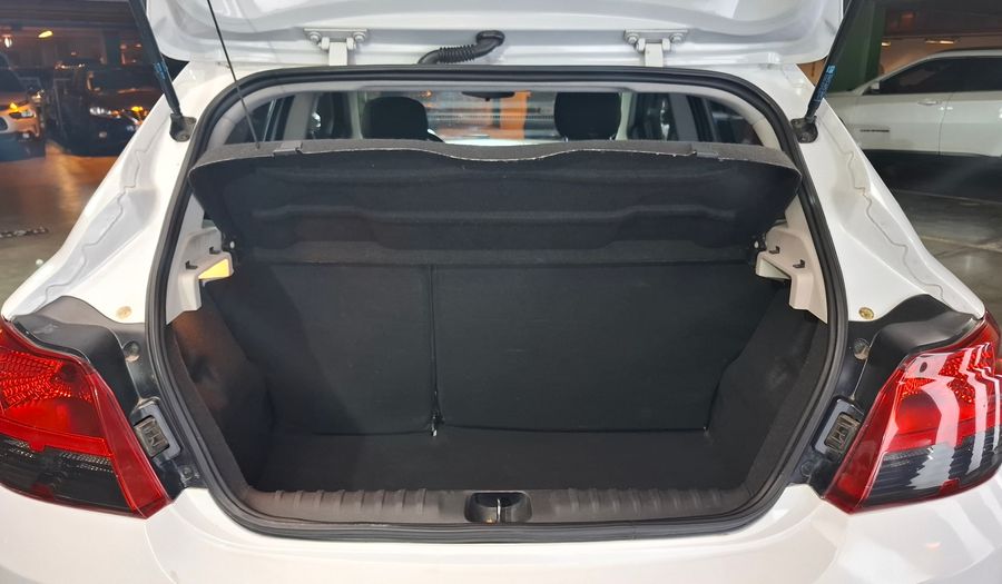 Chevrolet Onix 1.4 LTZ AT Hatchback 2015