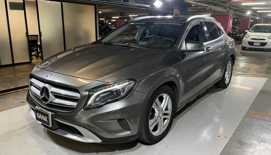 Mercedes Benz • Clase GLA