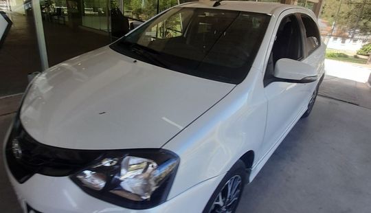 Toyota • Etios