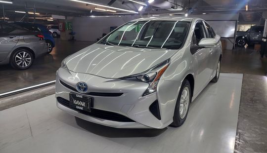 Toyota • Prius